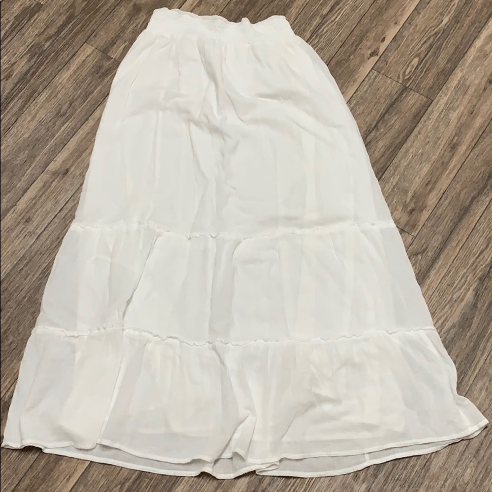White maxi skirt